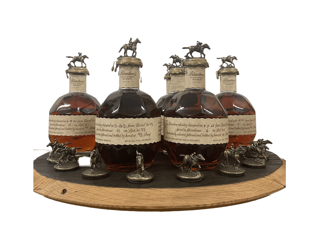 Blanton's ウイスキー空瓶と馬のフィギュア台座セット Blanton's Takara Red Edition Complete Horse Set: 8 Bottles, Turn
