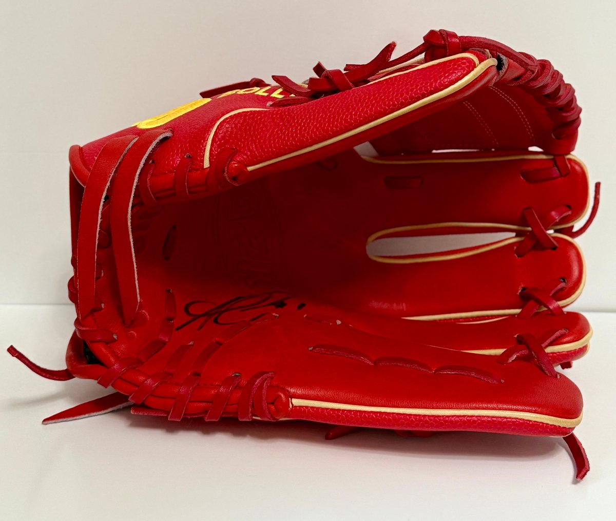 Ozzie Albies Custom Wilson 