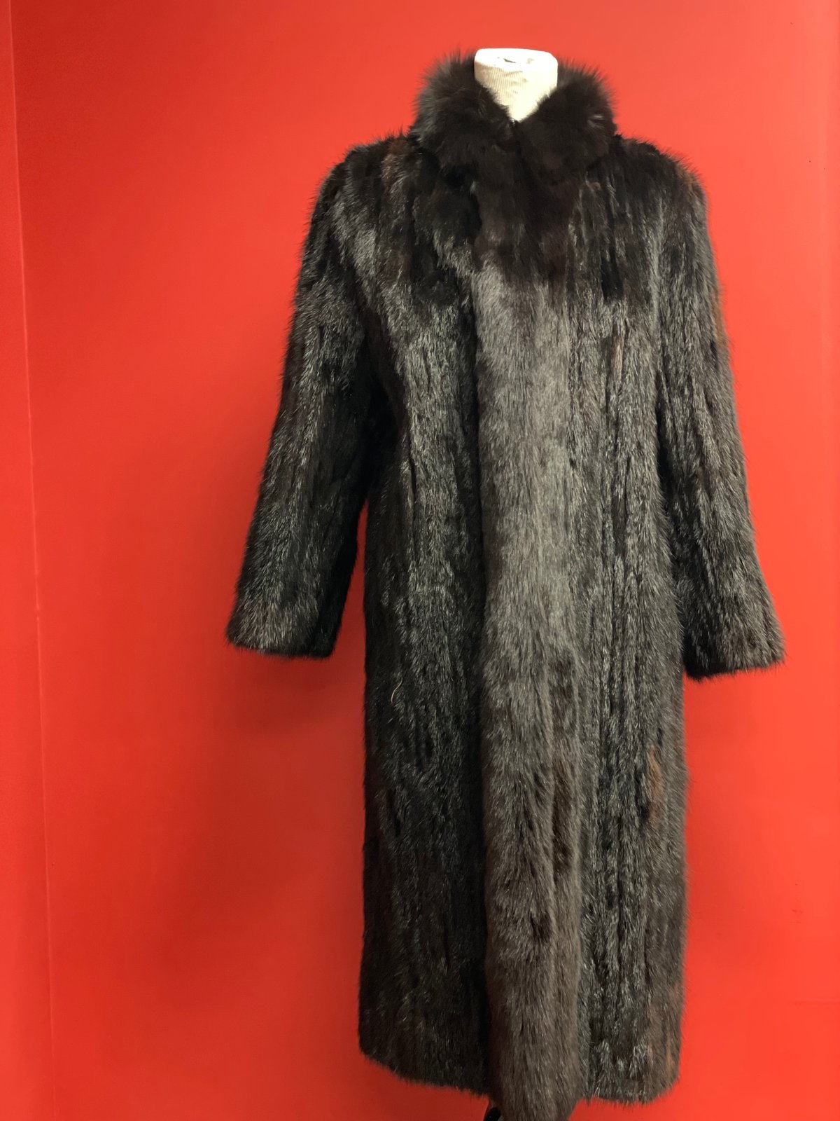 Authentic Vintage Saga Mink Fur Coat – Auction – 2023 Syracuse 