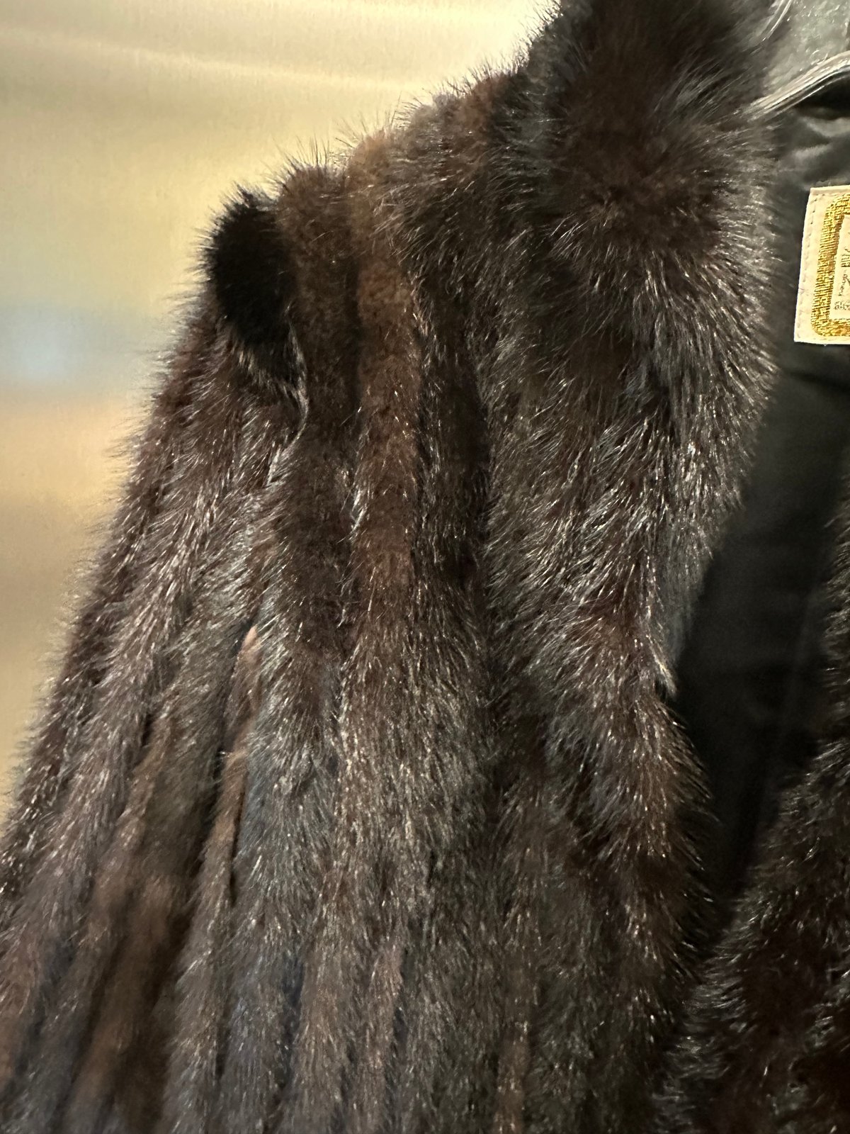 Saga Mink vintage fur coat size Small Medium – Auction – May Auctions Saga Mink vintage fur coat size Small Medium – Auction – May Auctions